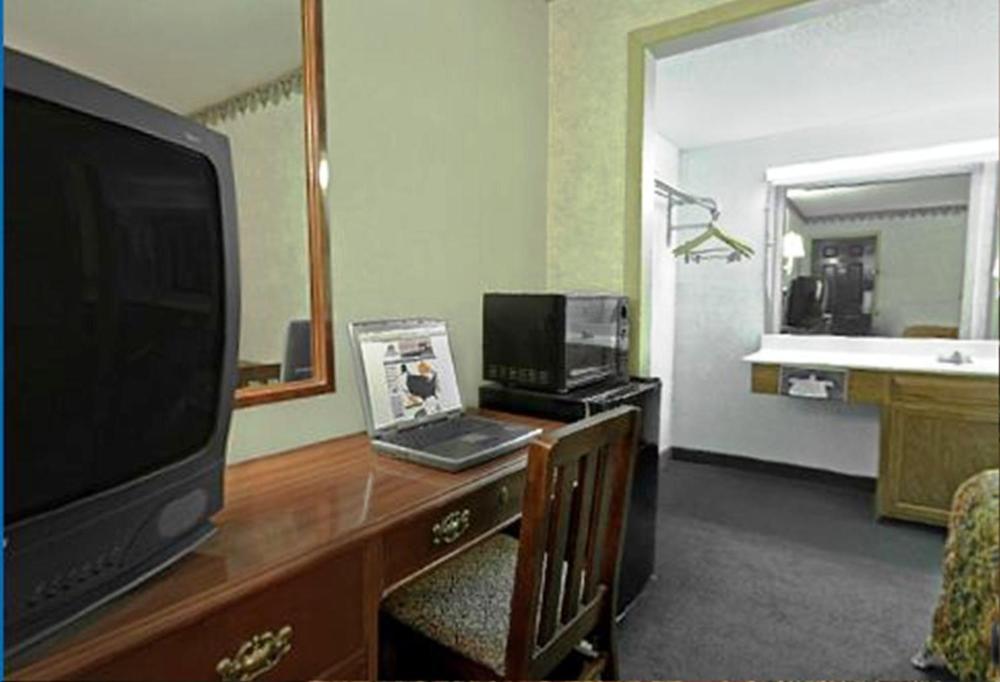 Double Room with Two Double Beds interior